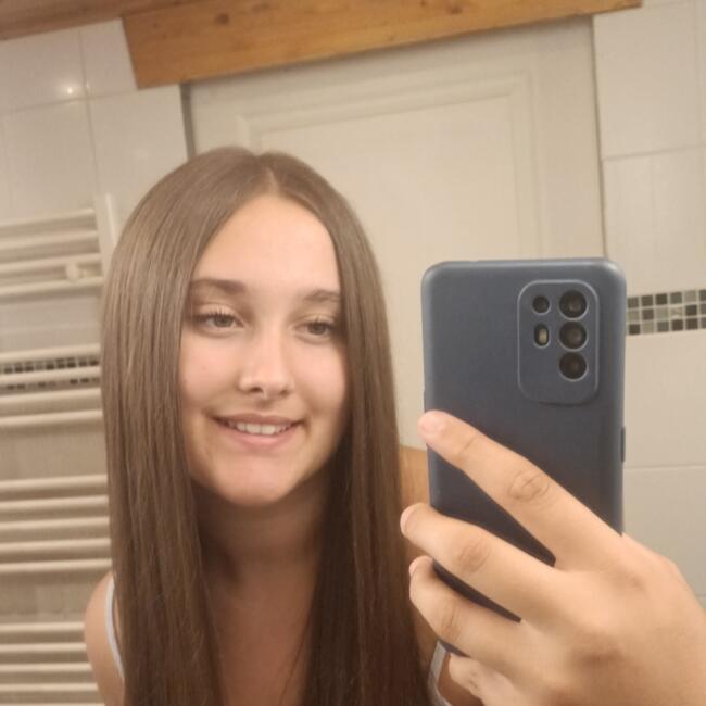 Babysitter in Scionzier: Lisa