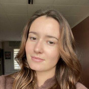 Babysitter in Bertincourt: Chloe