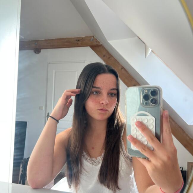 Babysitter in Giverville: Jeanne