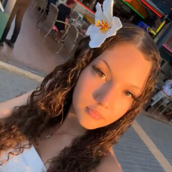 Babysitter Le Thil: Yasmine