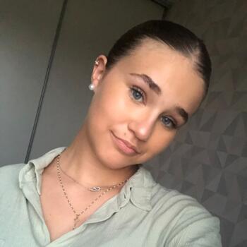 Babysitter in Saint-Benoît (Auvergne-Rhône-Alpes): Enola