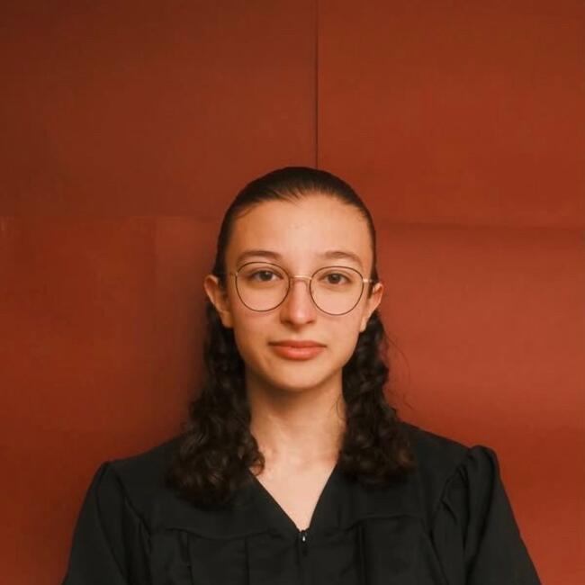 Babysitter in Les Lilas: Maessa