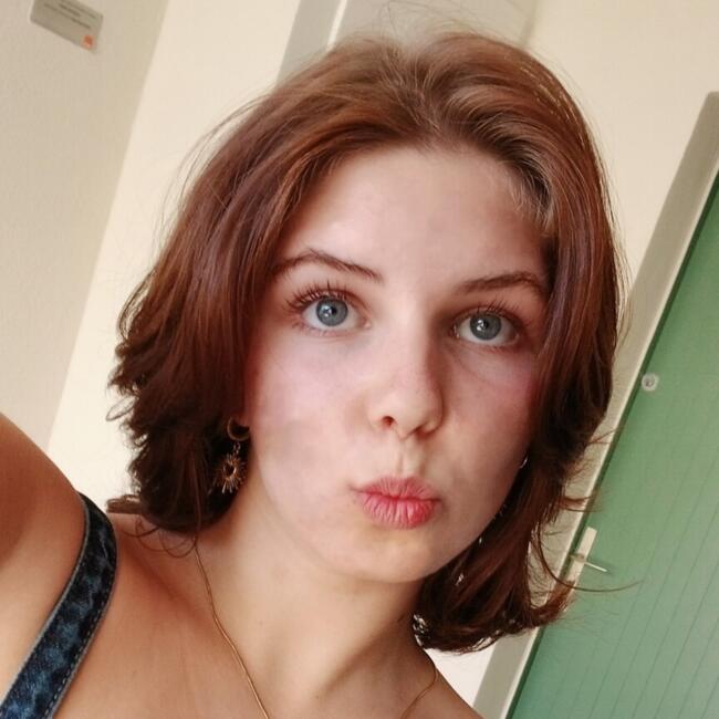 Babysitter in Thyez: Emma