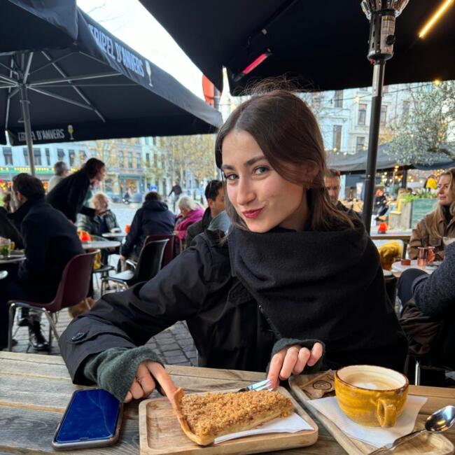 Babysitter in Antwerp: Inès