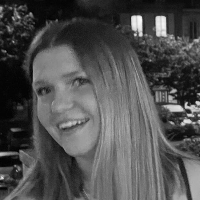 Babysitter in Brest: Elynn