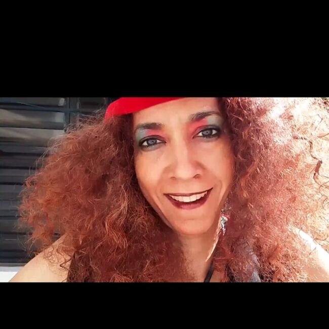 Babysitter in Pantanal: AURA