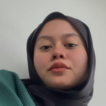 Pengasuh di Johor Bahru: Batty