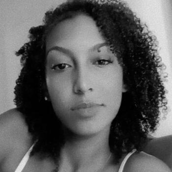 Babysitter in Bertioga: Laura