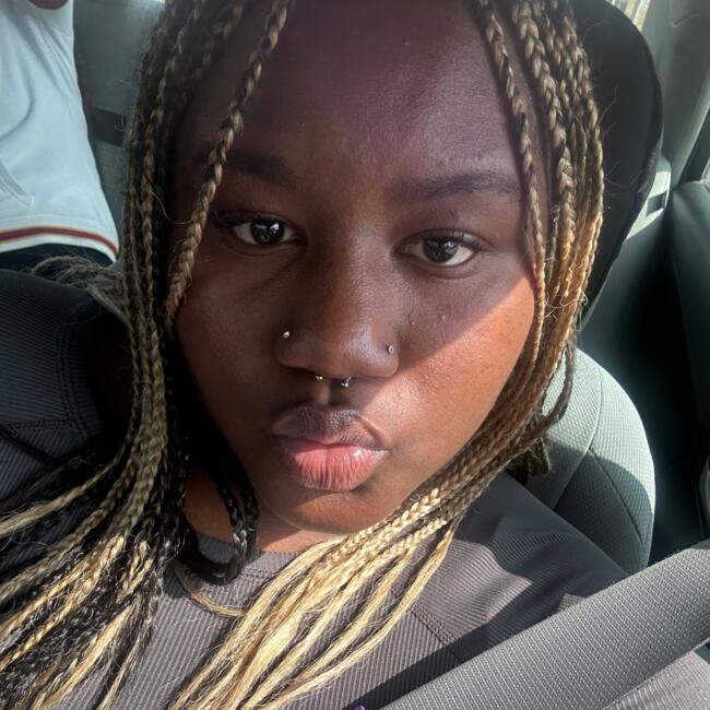 Babysitter in San Bernardino: Emonie