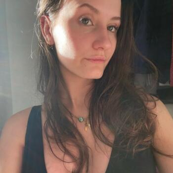 Babysitter in Saint-Pal-de-Mons: Lison