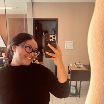 Babá em Almirante Tamandaré: Evelyn