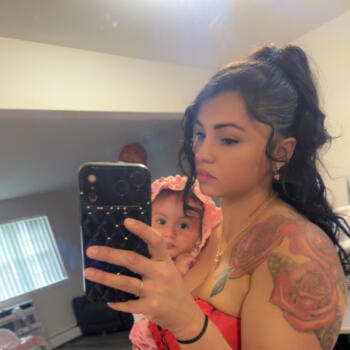 Babysitting job in Wethersfield: babysitting job Yanis