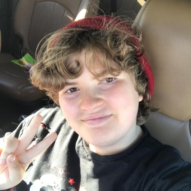 Babysitter in Chatsworth Lake Manor: Kalin