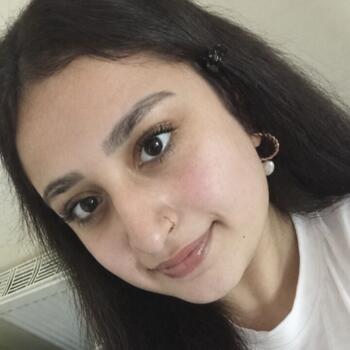 Babysitter Woking: Alishba