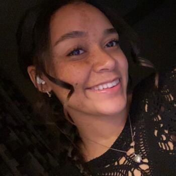 Baby-sitter in Halifax: Abi