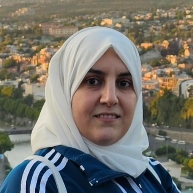 جليسة أطفال في إمارة الشارقة: Hanan