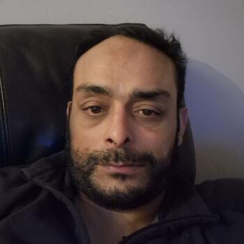 Babysitting job in Birmingham: babysitting job Ismail