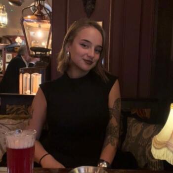 Babysitter London: Hannah