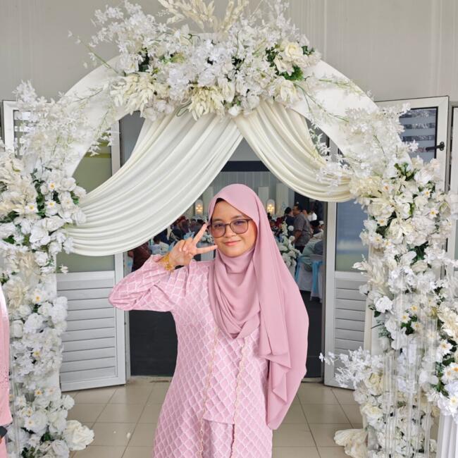 Babysitter in Seri Kembangan: Wana