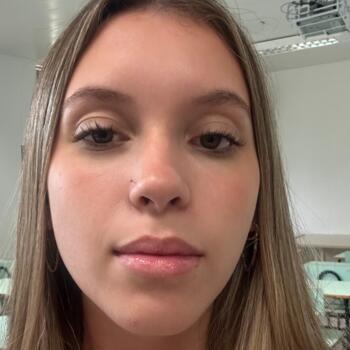 Babá em Colombo: Isadora pufe