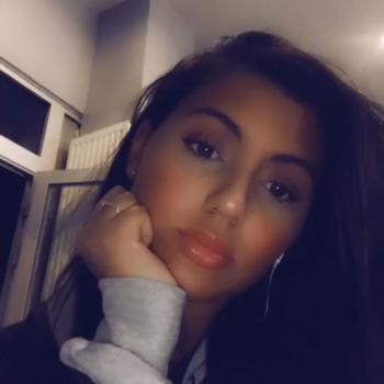 Baby-sitter in Paris: Yasmine