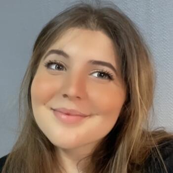 Babysitter Courcelles: Dina