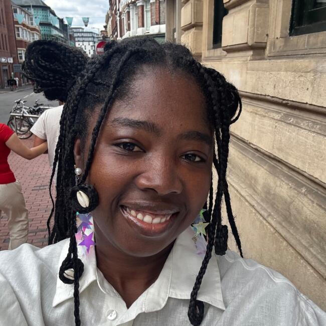 Babysitter in Reading: Linda