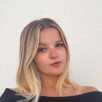 Babysitter in Rouen: Justine