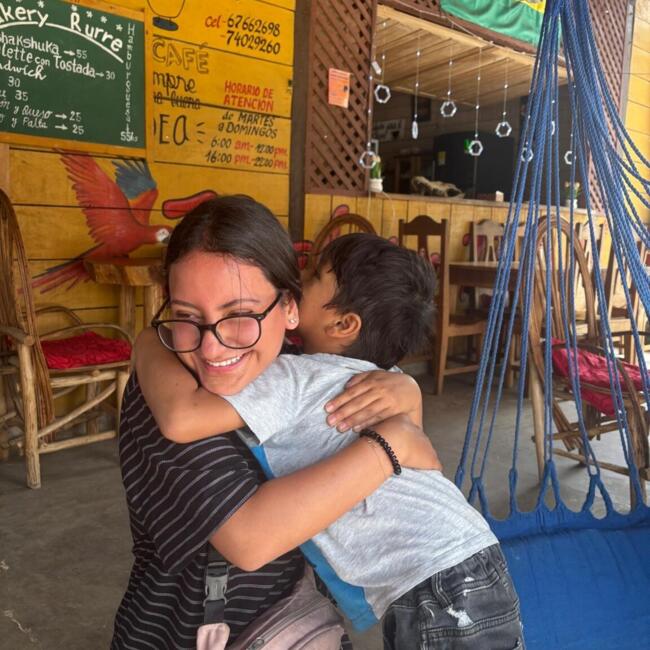 בייביסיטר ב- יהוד: עדי