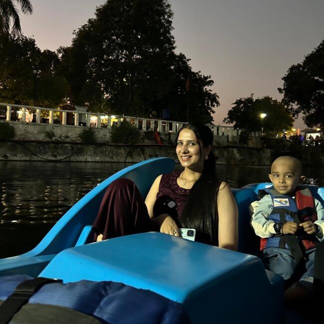 इन्दौर में बेबीसिटिंग की नौकरी: Mansi