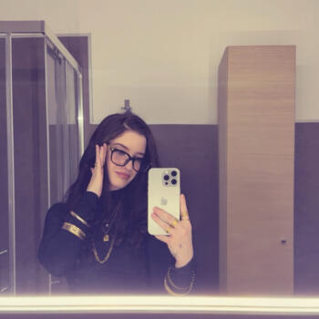 Babysitter a Aviano: Naike