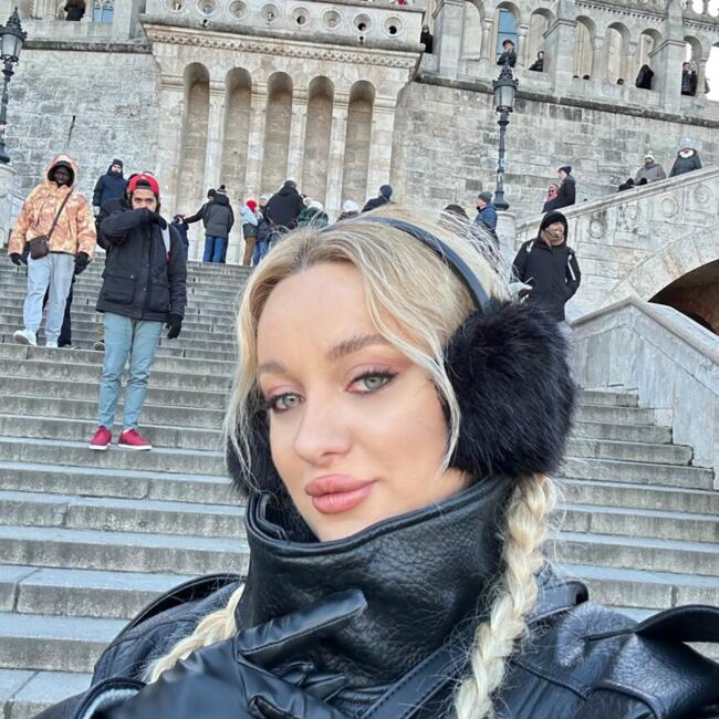 Babysitter in Bucharest: Yaren