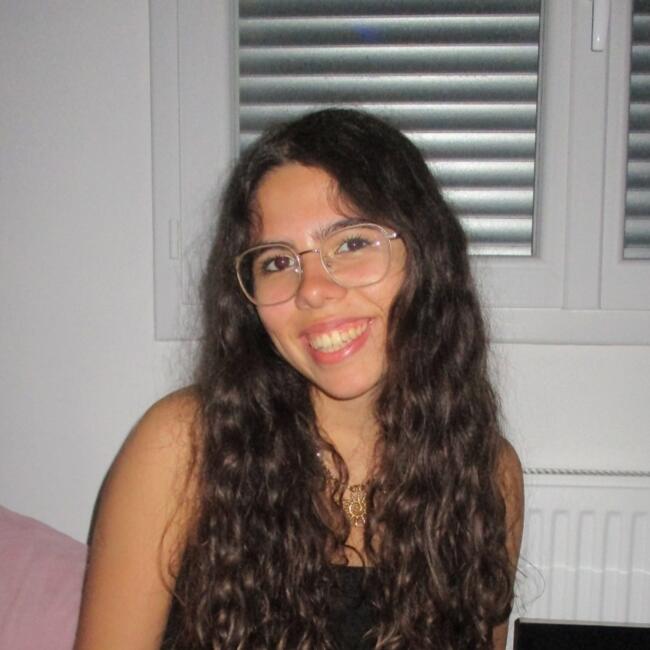 Babysitter in Bois-d'Arcy: Ines