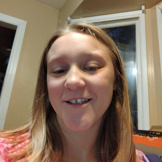Baby-sitter in Edmonton: Hailey