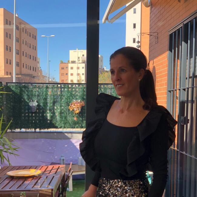 Babysitter in San Juan de Aznalfarache: Laura