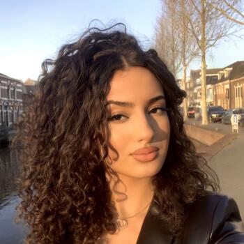 Oppas in Diemen: Rania