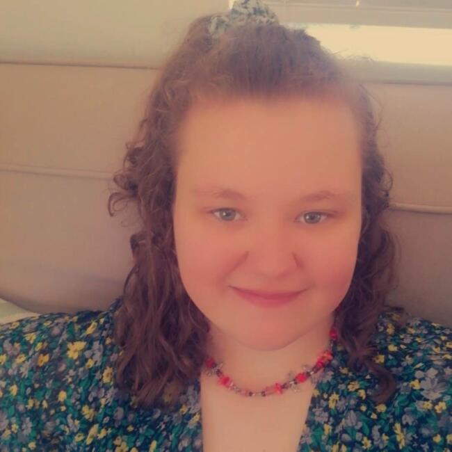 Babysitter in Queensburgh: Robyn