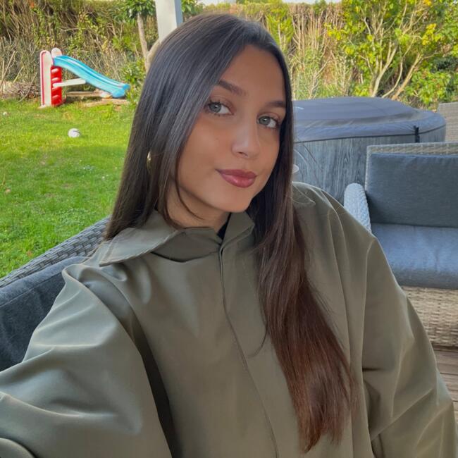 Babysitter in Saintry-sur-Seine: Anna