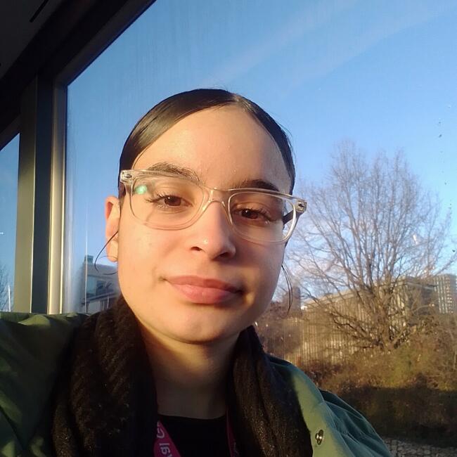 Babysitter in London: Lara Rodrigues Valadas