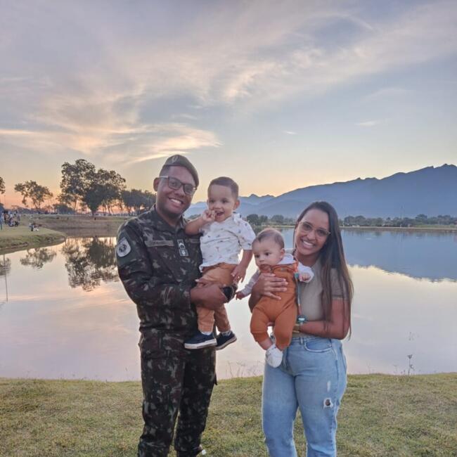 Emprego de babá em Resende: Suele