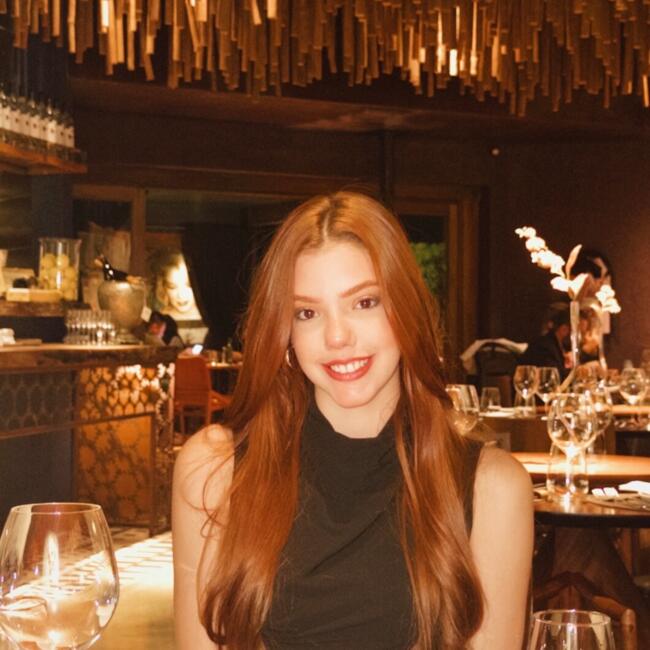 Babysitter in Belo Horizonte: Julia