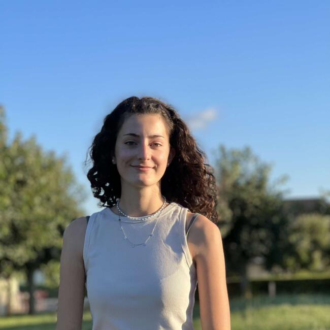 Babysitter in Lyon: Adèle