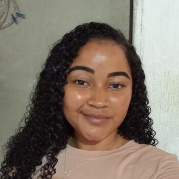 Babysitter in Recife: Erica