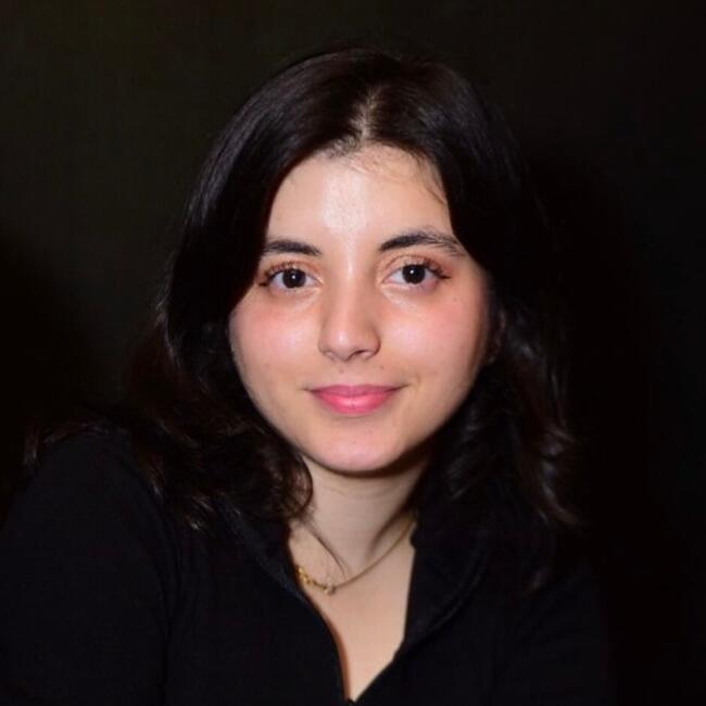 Babysitter in Oslo: Simran