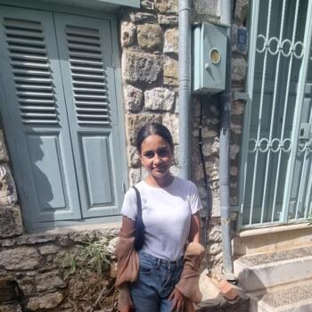 Babysitter in Oldham: Anika