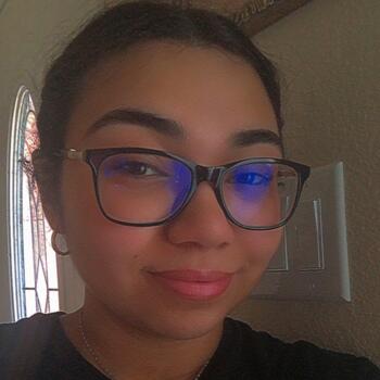 Babysitter in Dallas: Emely