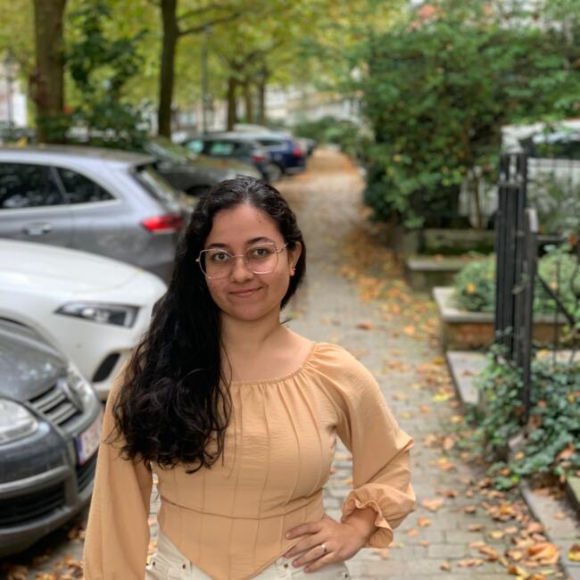 Babysitter in Forest: Isadora