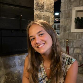 Niñera en Woluwe-Saint-Pierre: Emilie