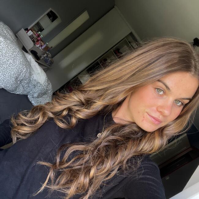 Babysitter in Ouzouer-le-Marché: Celestine