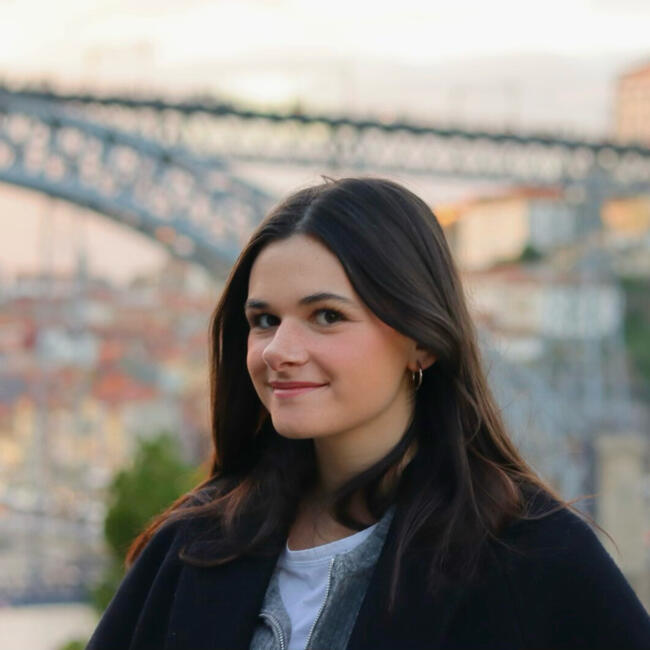 Babysitter em Coimbra: Faustine